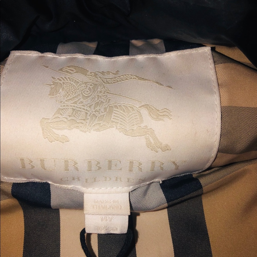 Burberry coat - Picture 7 of 7